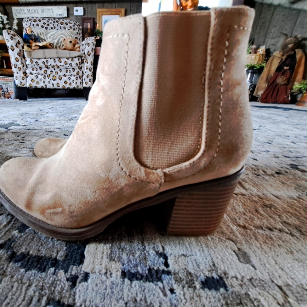 Sonoma Tan Suede Ankle Boots